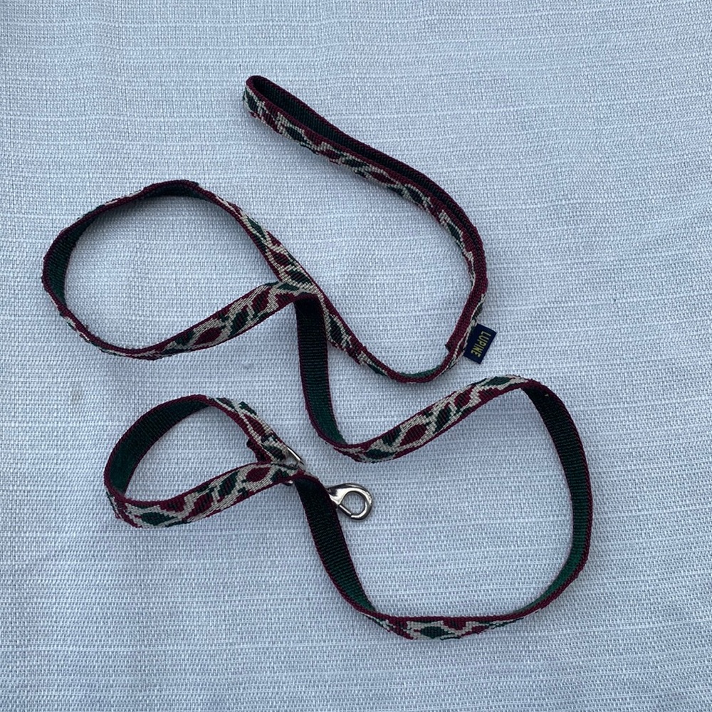 Lupine Pet Leash with Leaf Pattern